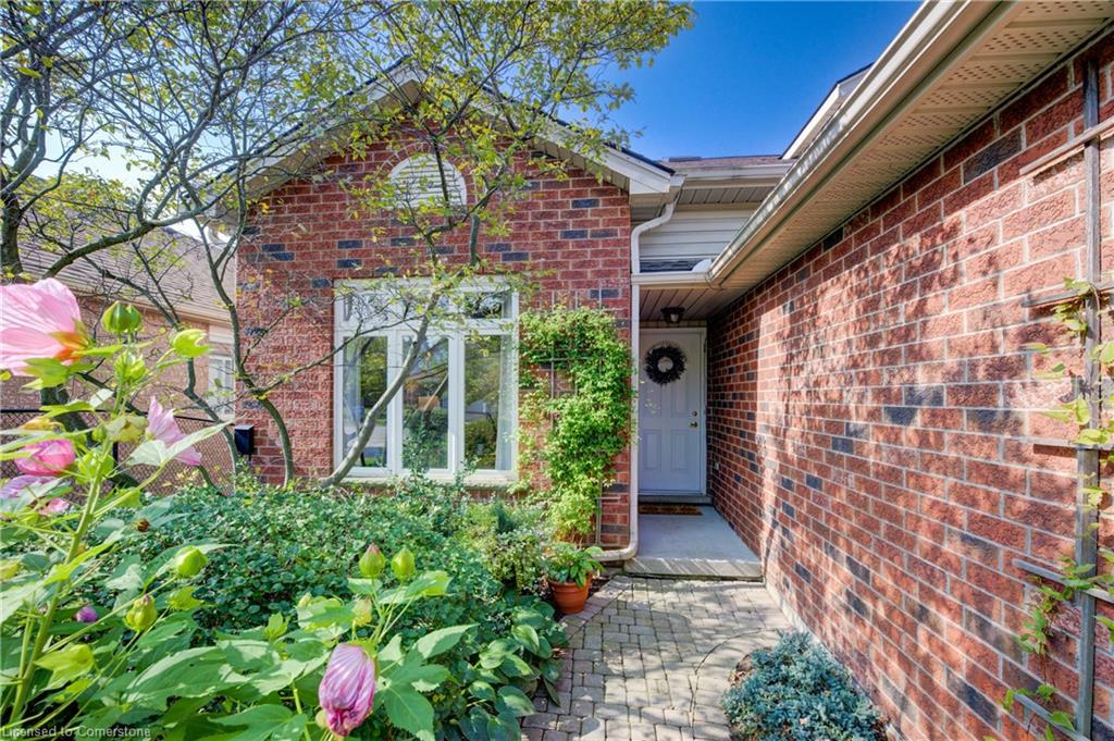 8 Munroe Crescent Property Photo 2