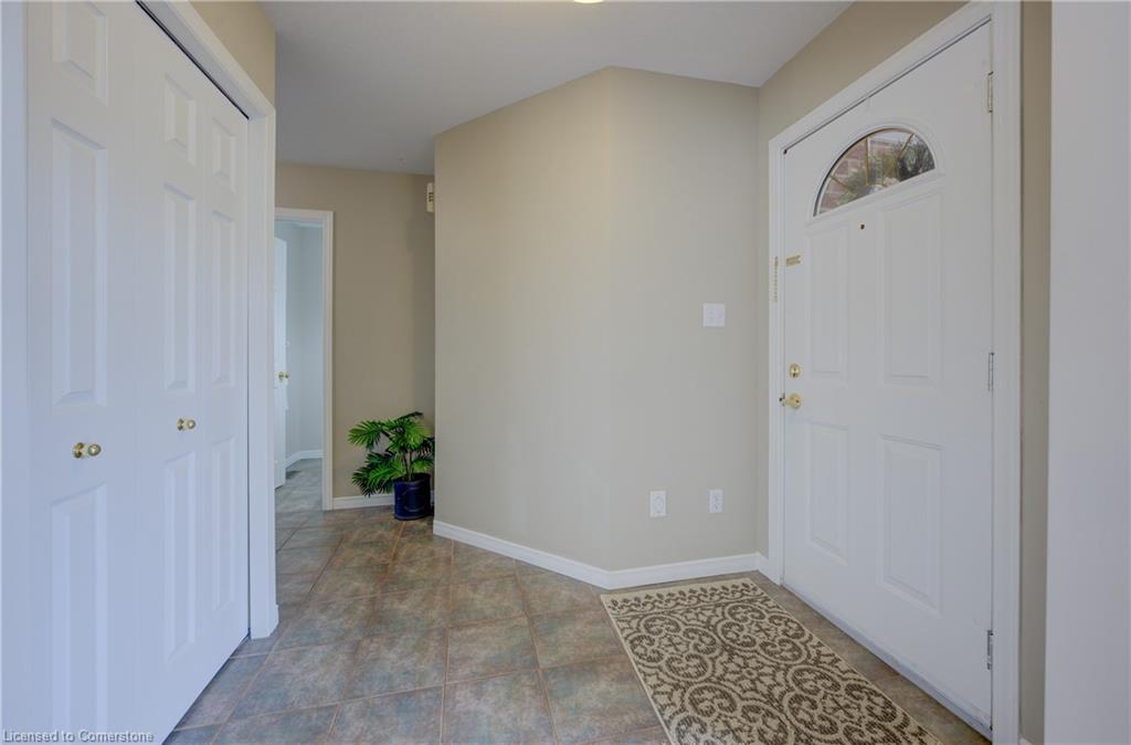 8 Munroe Crescent Property Photo 4