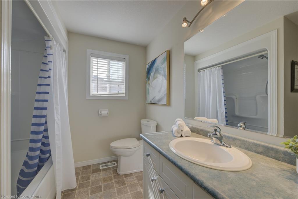 8 Munroe Crescent Property Photo 24