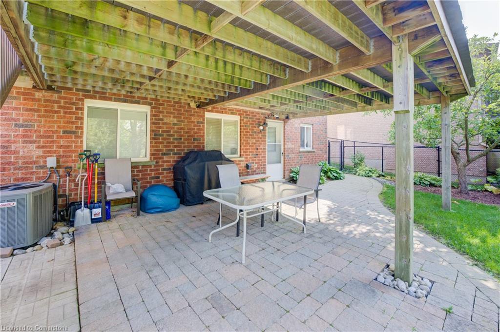 8 Munroe Crescent Property Photo 28