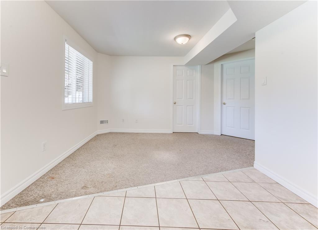 8 Munroe Crescent Property Photo 33