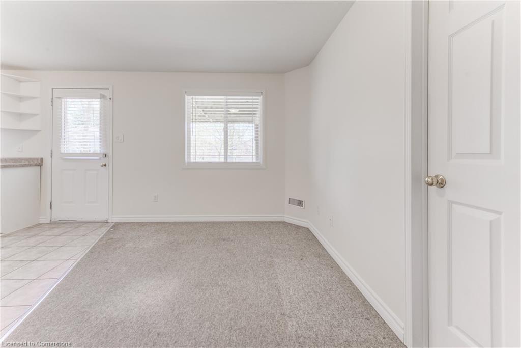 8 Munroe Crescent Property Photo 34
