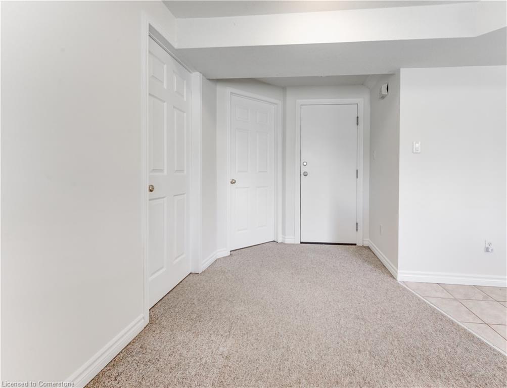 8 Munroe Crescent Property Photo 35