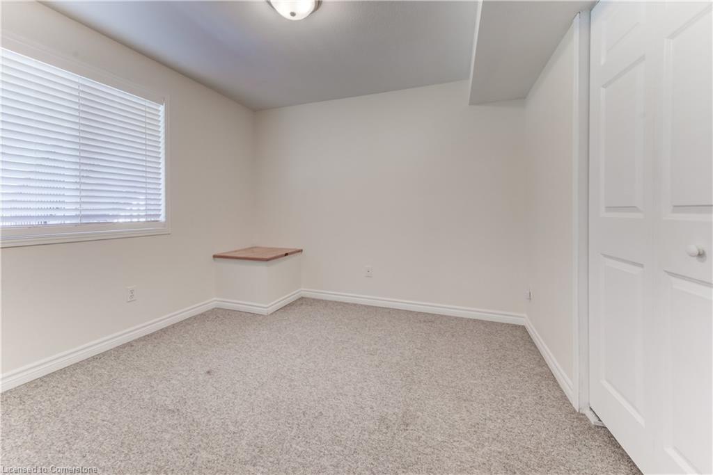 8 Munroe Crescent Property Photo 36