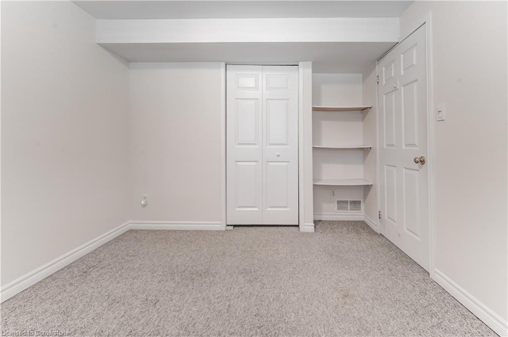 8 Munroe Crescent Property Photo 37