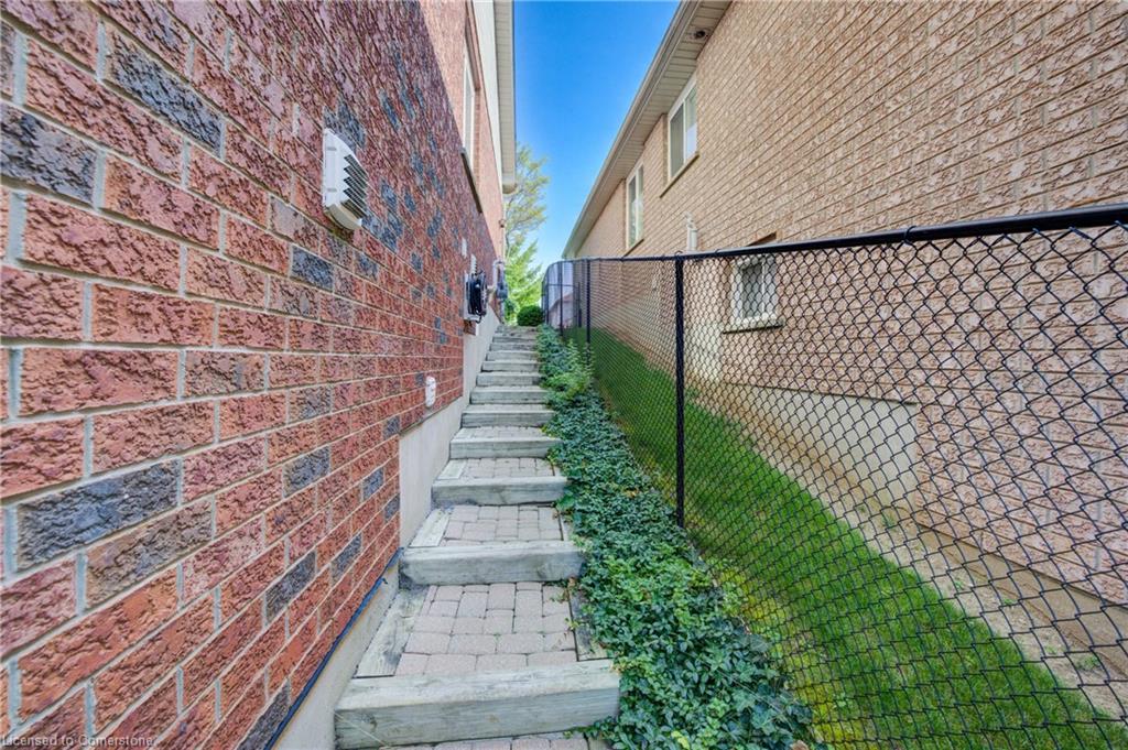 8 Munroe Crescent Property Photo 41
