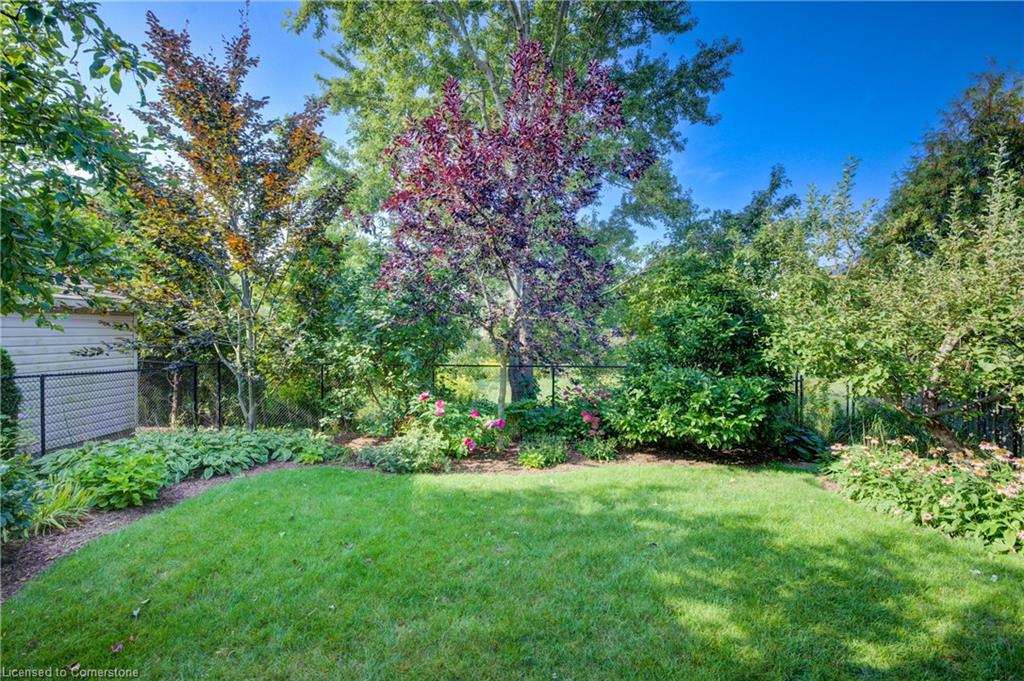 8 Munroe Crescent Property Photo 42