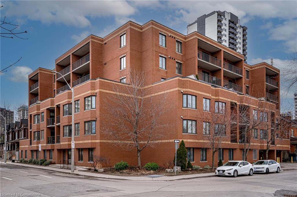 210-47 Caroline Street Property Photo