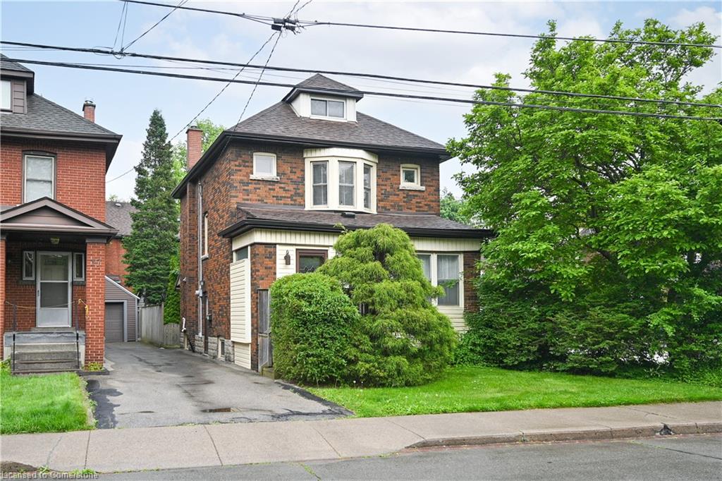 21 Paisley Avenue S Property Photo 1