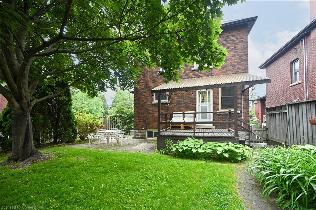 21 Paisley Avenue S Property Photo 3