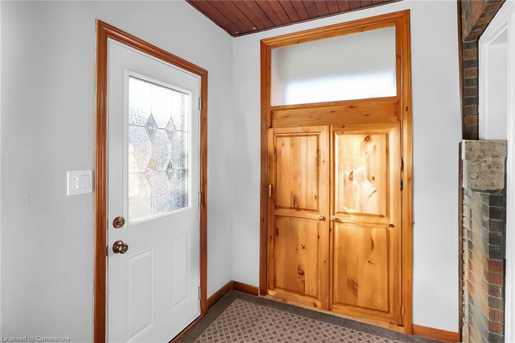 21 Paisley Avenue S Property Photo 4