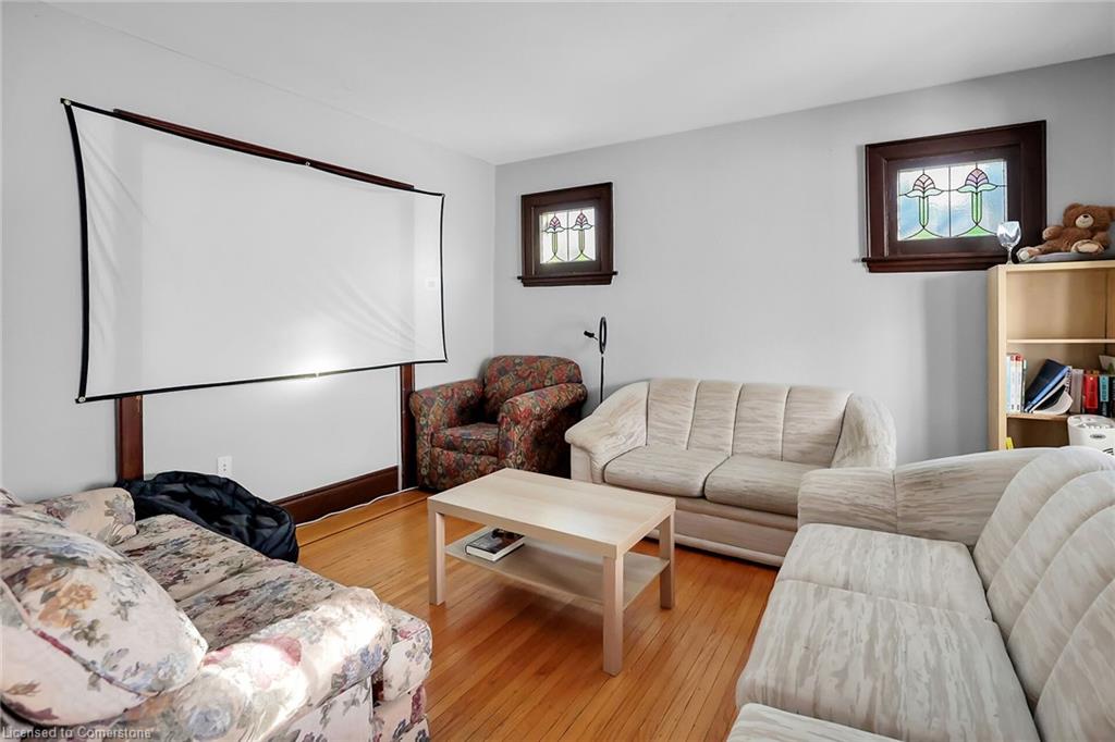 21 Paisley Avenue S Property Photo 6