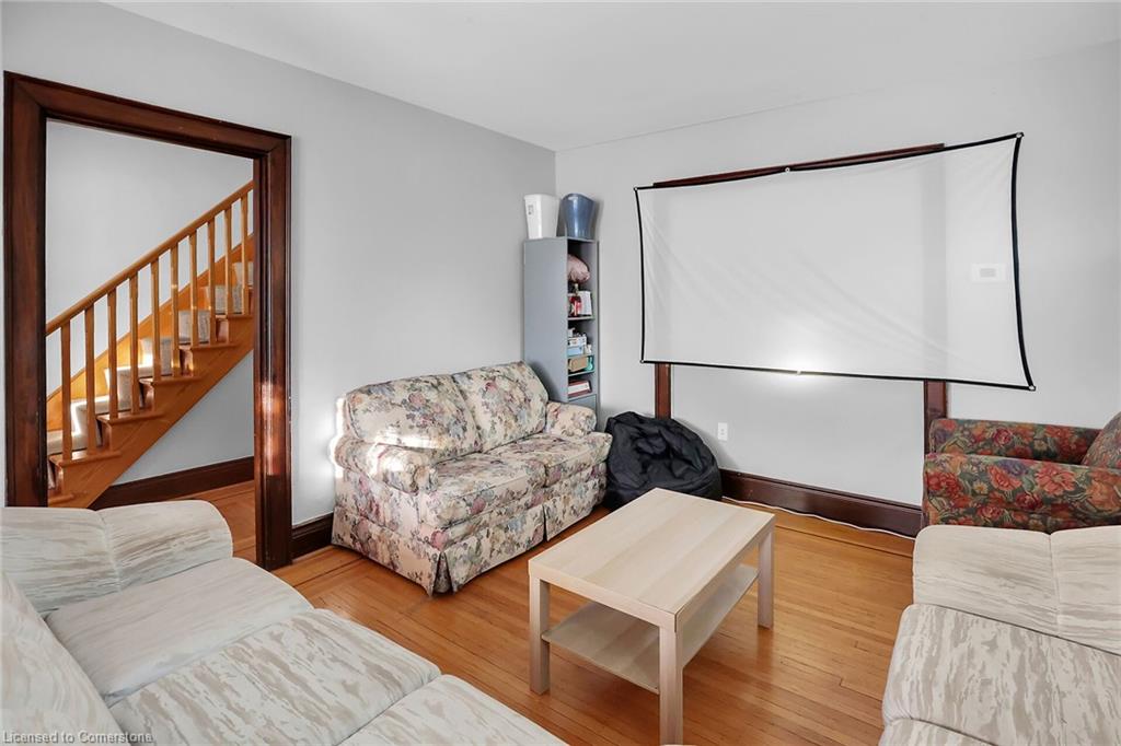 21 Paisley Avenue S Property Photo 7