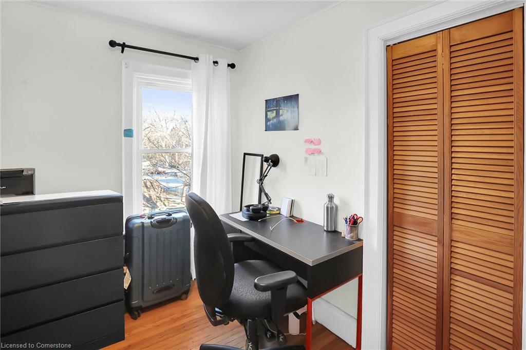 21 Paisley Avenue S Property Photo 14