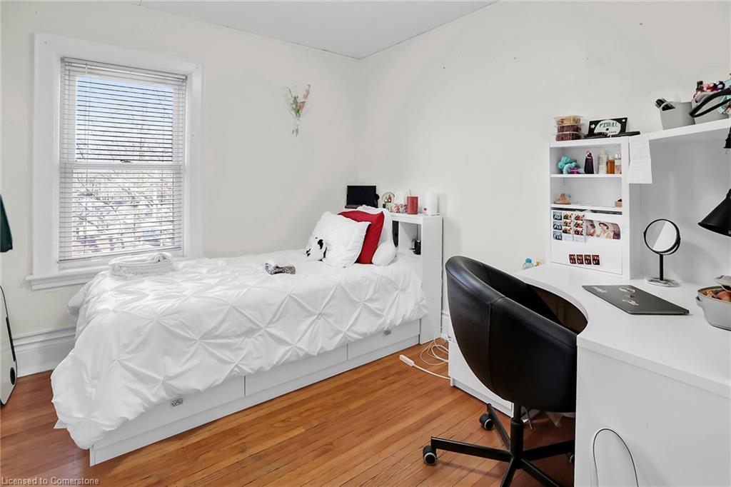 21 Paisley Avenue S Property Photo 15