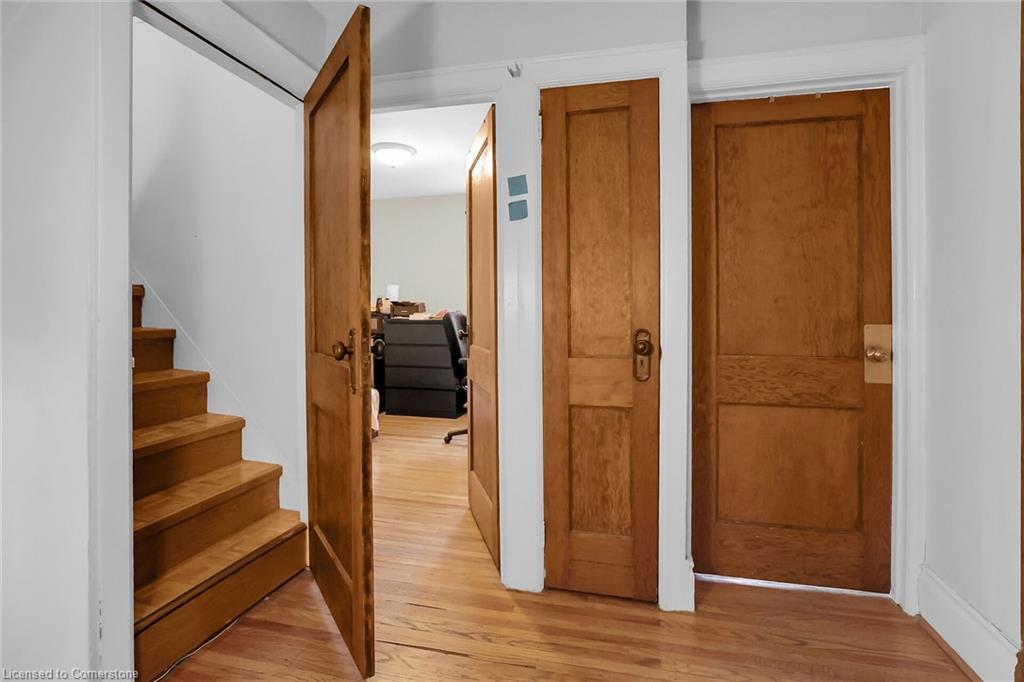 21 Paisley Avenue S Property Photo 17