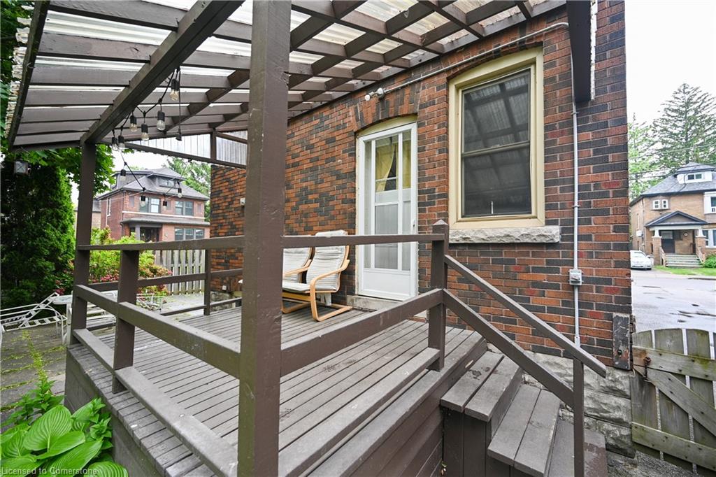 21 Paisley Avenue S Property Photo 27