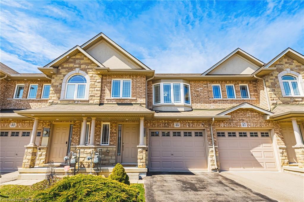 35 Charleswood Crescent Property Photo