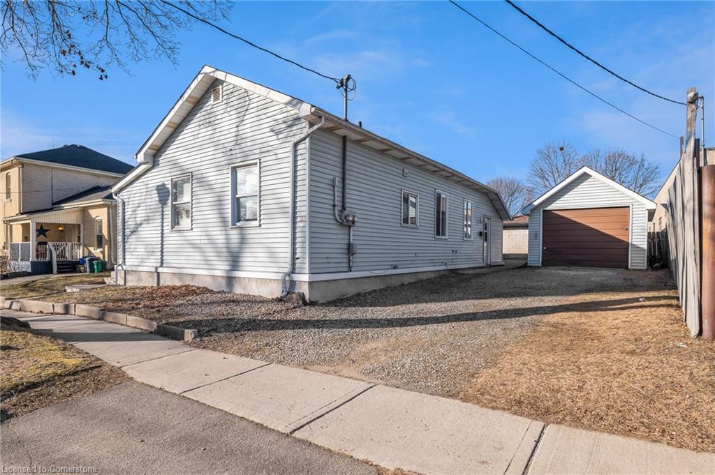 138 Charlotte Street Property Photo