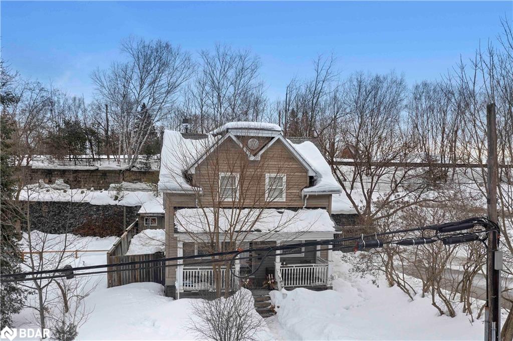 15 Waubeek Street Property Photo