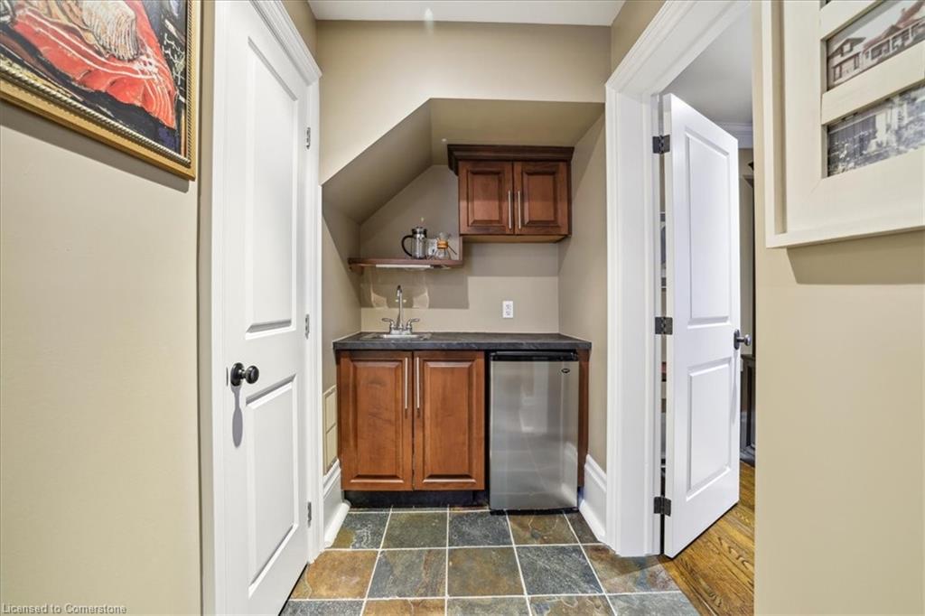65 Queen Street Property Photo 16