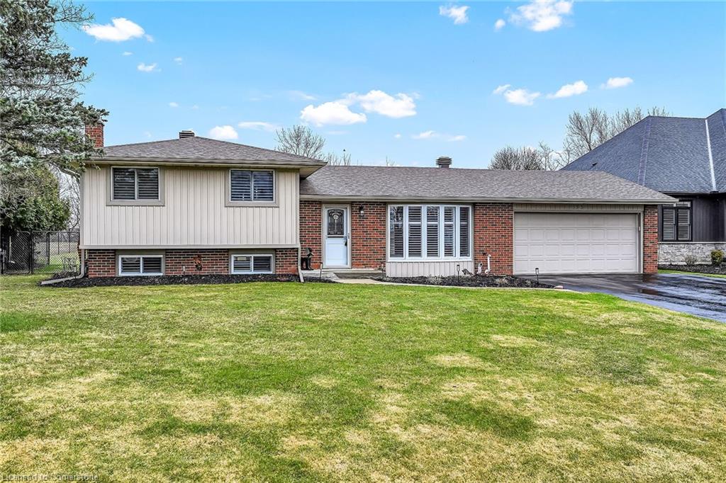 33 Echo Street E Property Photo