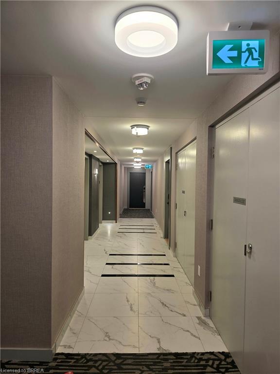 1203-105 Oneida Crescent Property Photo 5