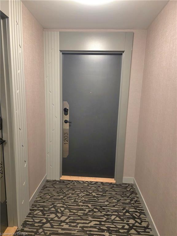 1203-105 Oneida Crescent Property Photo 6