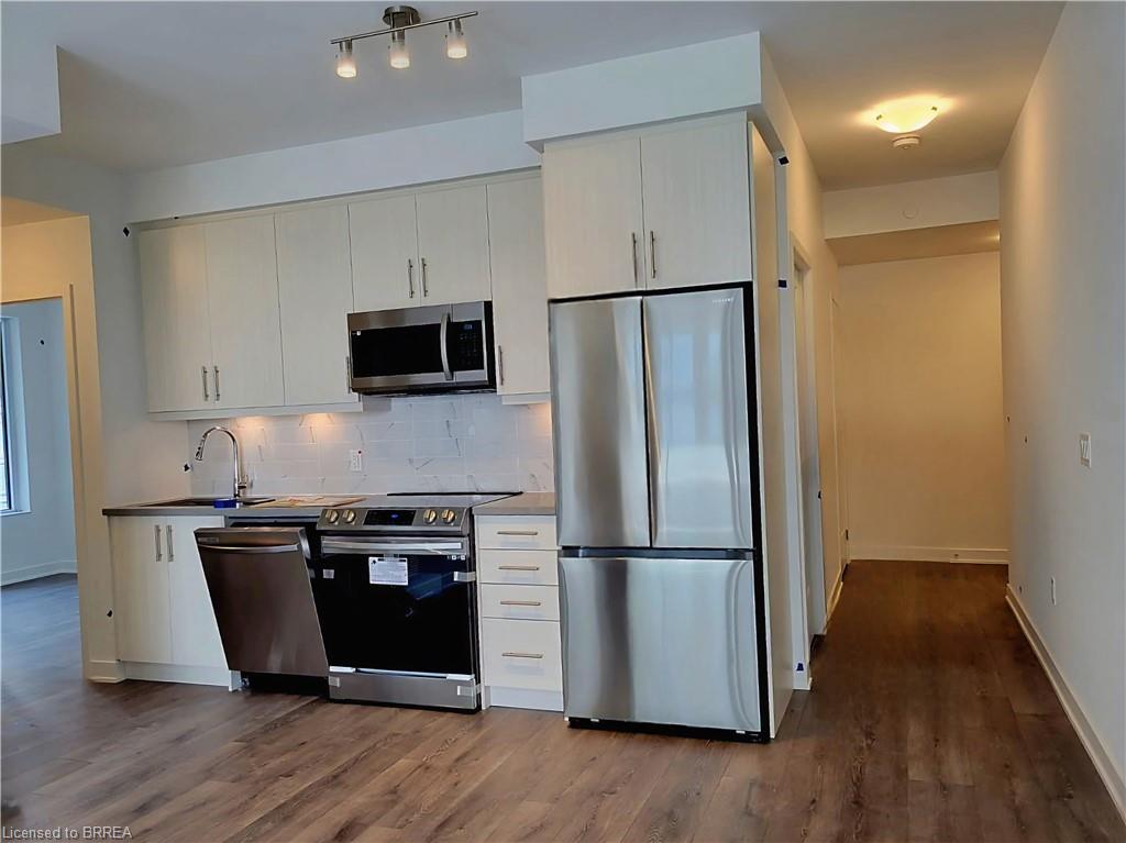 1203-105 Oneida Crescent Property Photo 7