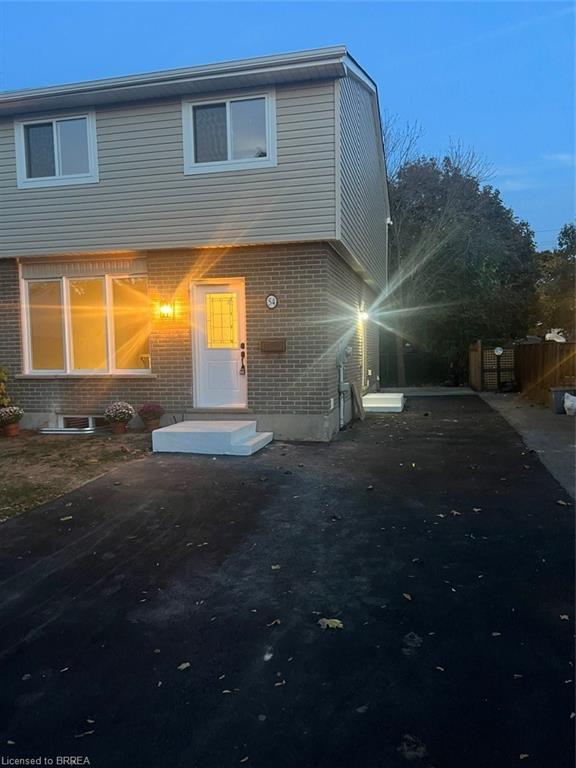 54 Debby Crescent Property Photo 2