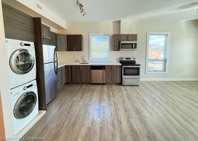 202-161 Wellington Street N Property Photo