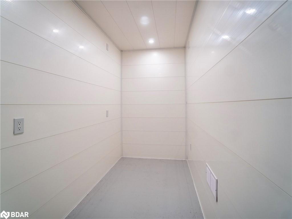 10 Commerce Court Property Photo 12