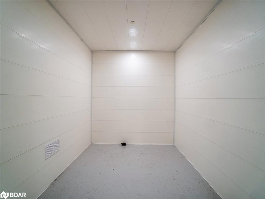 10 Commerce Court Property Photo 13