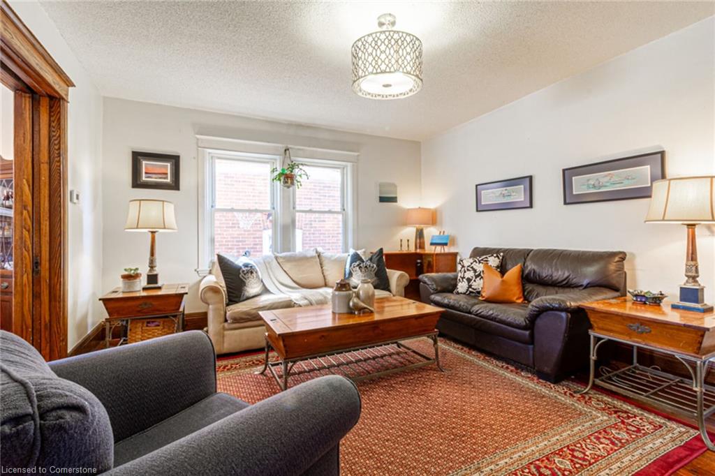 165 Leinster Avenue N Property Photo 13