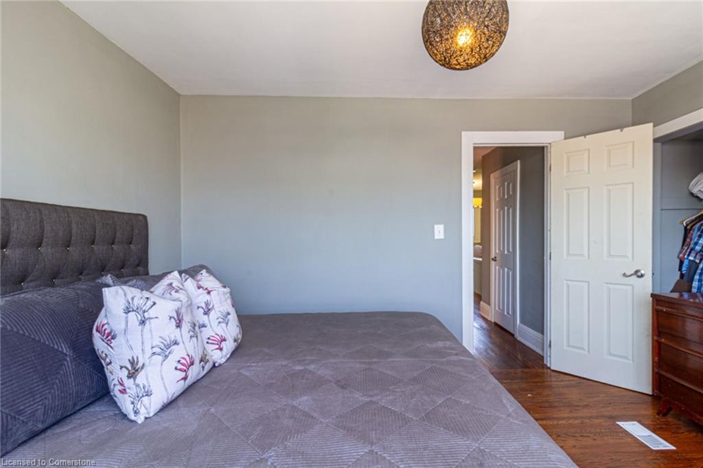 165 Leinster Avenue N Property Photo 27