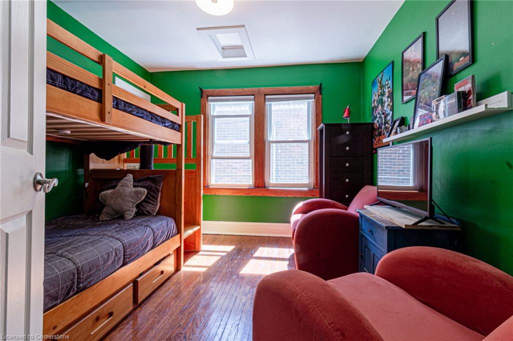 165 Leinster Avenue N Property Photo 30