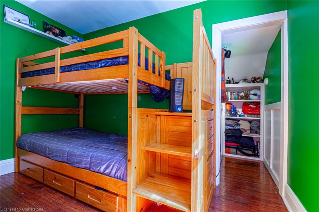 165 Leinster Avenue N Property Photo 33