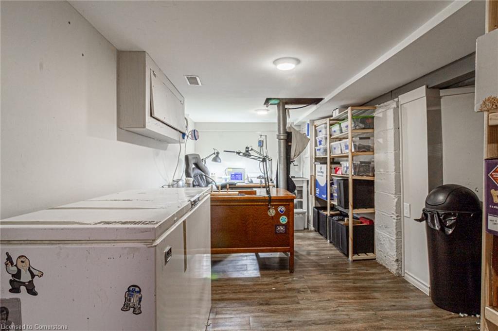 165 Leinster Avenue N Property Photo 37