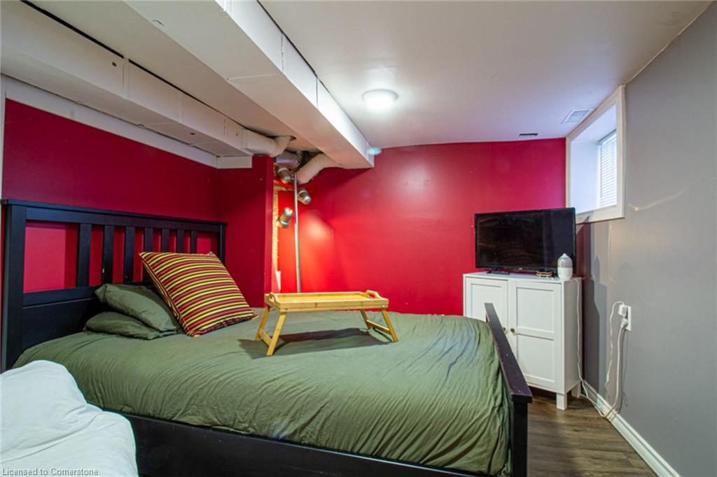 165 Leinster Avenue N Property Photo 41