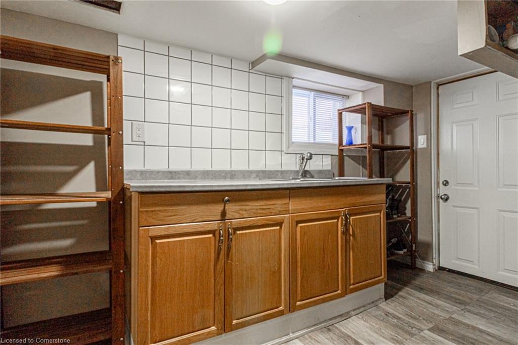 165 Leinster Avenue N Property Photo 43