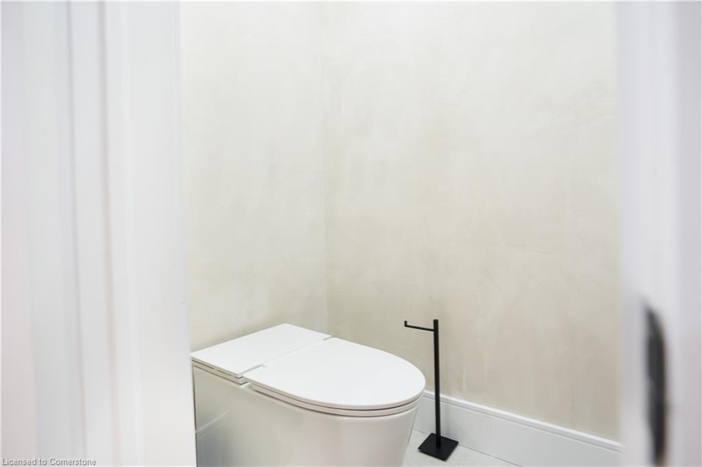 2260 Britannia Road Property Photo 7