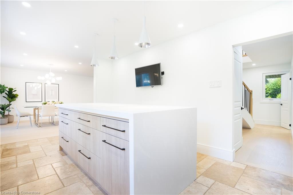 2260 Britannia Road Property Photo 18
