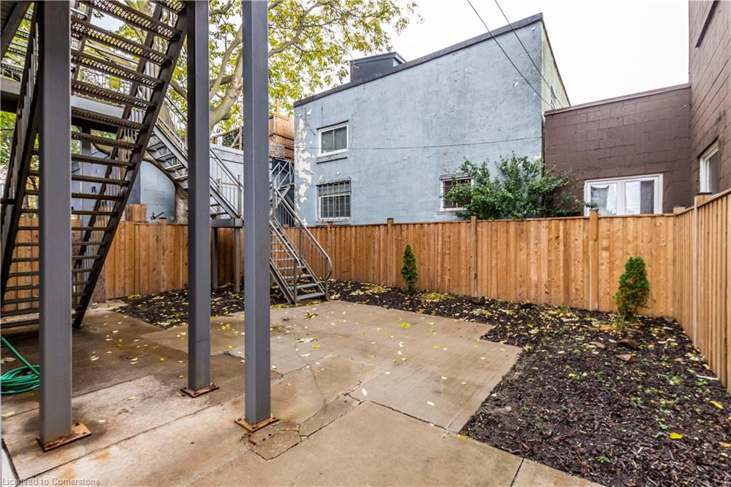 2-144 Wellington Street N Property Photo 2