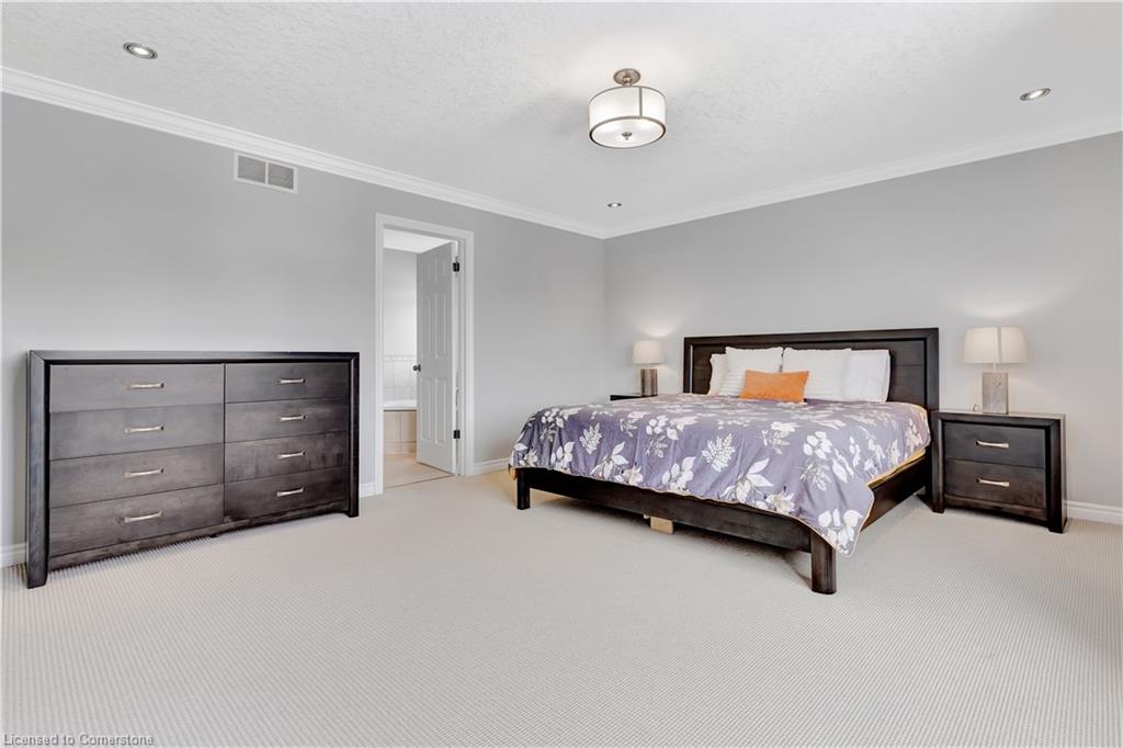 510 Forest Gate Crescent Property Photo 21