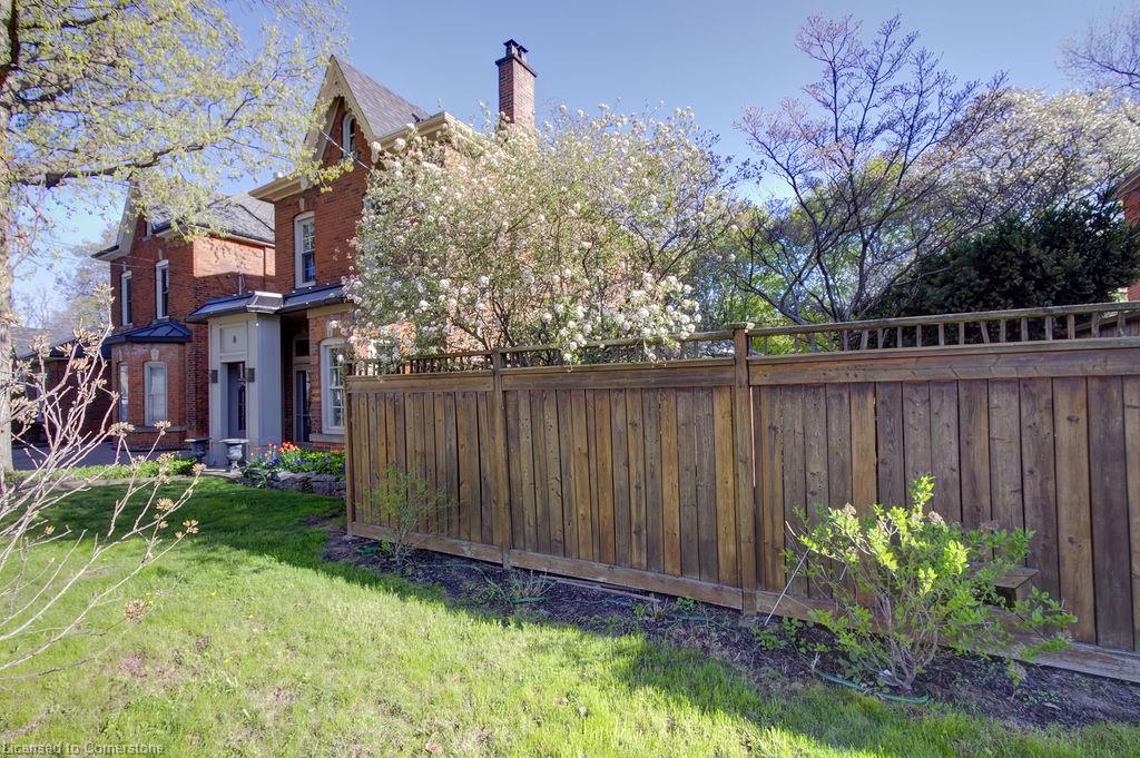 8 Duff Street Property Photo 2