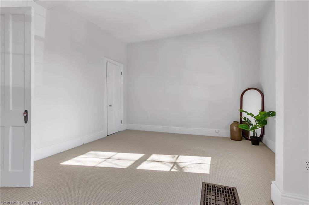 8 Duff Street Property Photo 27