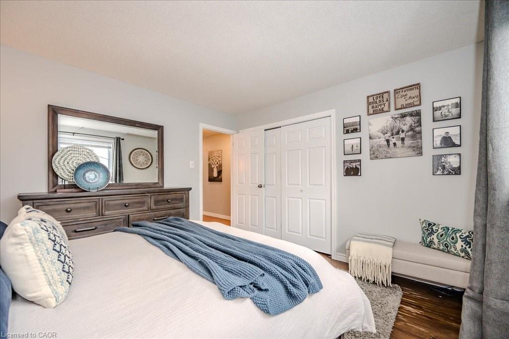245 Parkside Drive E Property Photo 14