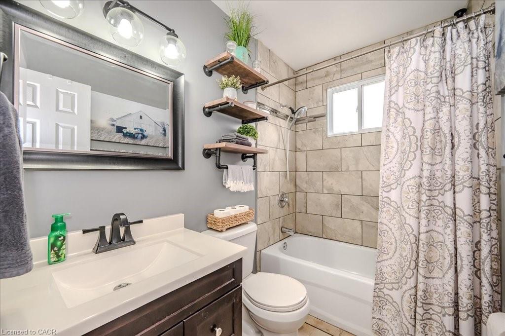 245 Parkside Drive E Property Photo 15