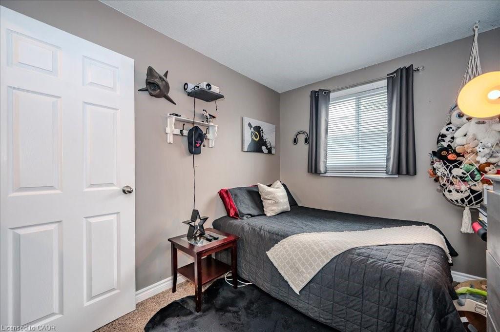 245 Parkside Drive E Property Photo 16