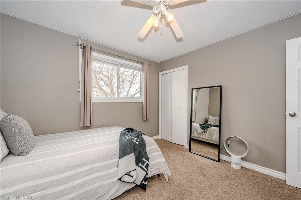 245 Parkside Drive E Property Photo 17